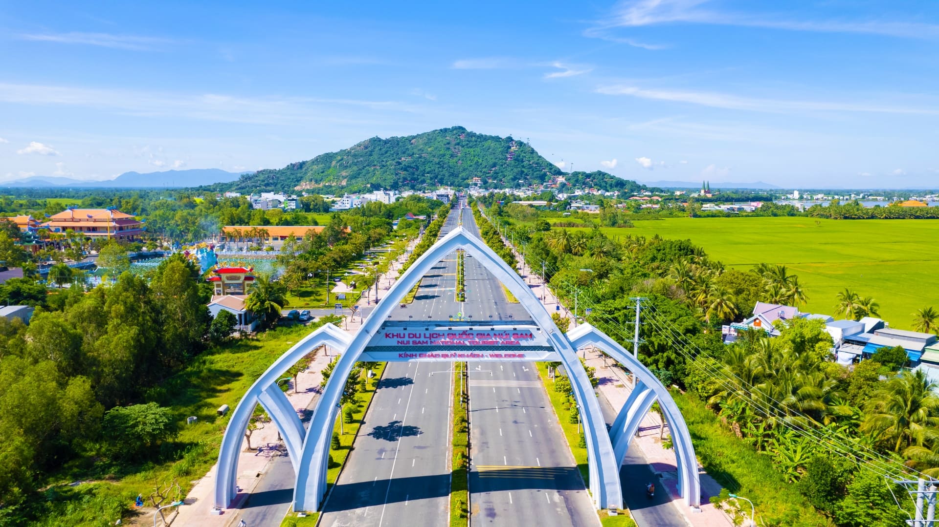 Khu du lịch Quốc Gia núi Sam